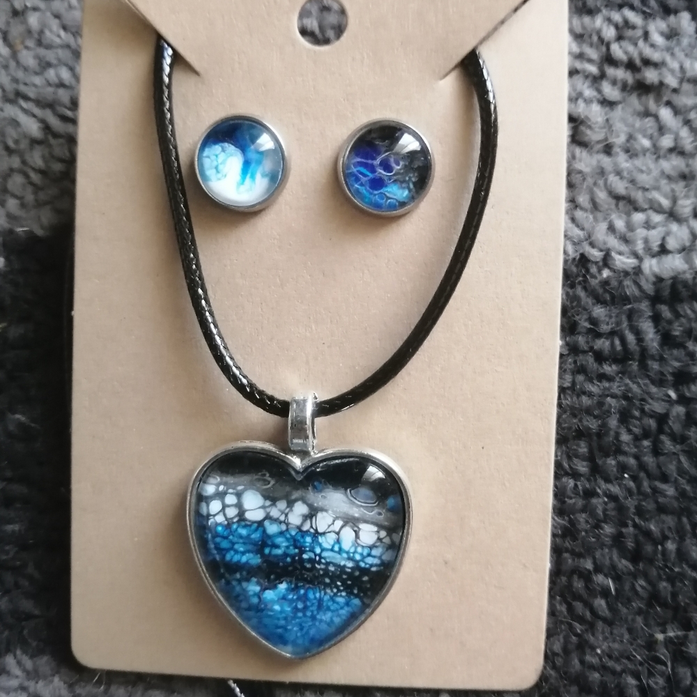 💙 Earrings and Necklace set ✨